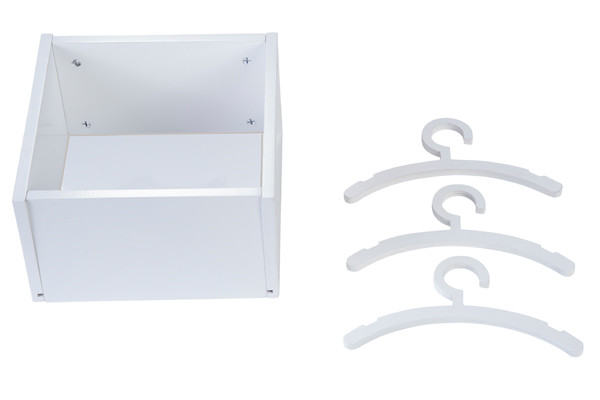 Inclusief 1 houten opbergbakje en 3 kleerhangers.