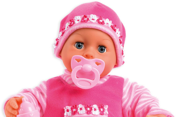 De babypop heeft ook een speentje.