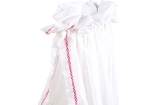 Voorzien van een prachtig hemeltje.