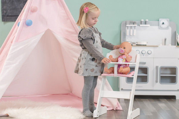 Lois is 3 jaar en 96 cm lang.