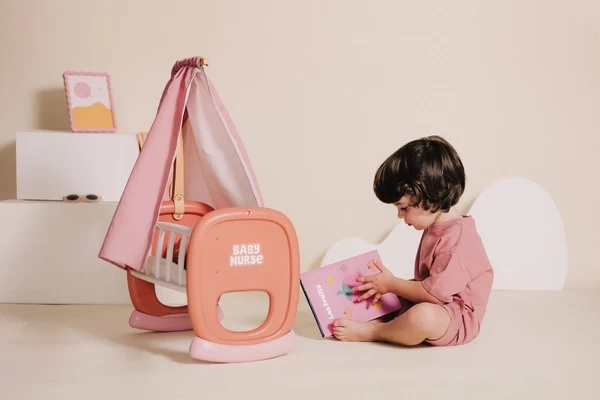 Uitgevoerd in vrolijke pastelkleuren